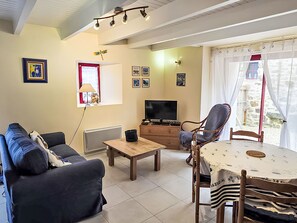 TV - Penty Landromiou by Interhome (Crozon-Morgat)