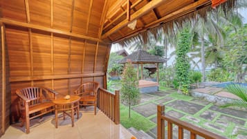 Traditional Bungalow | Terrace/patio
