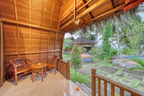 Traditional Bungalow | Terrace/patio