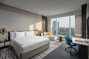 Standard Room, 1 King Bed, Club Lounge Access | In-room safe, blackout drapes, iron/ironing board, free WiFi - Crowne Plaza Ezhou by IHG (Ezhou)