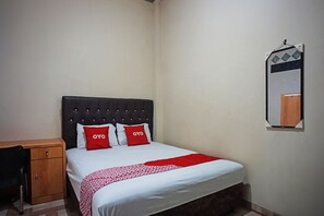 Standard-Doppelzimmer | Schreibtisch, kostenloses WLAN, Bettwäsche