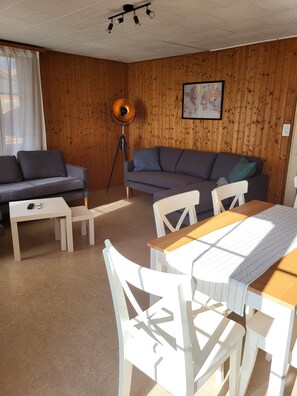 Lake View First Floor | ห้องรับประทานอาหาร