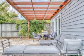 Terrace/patio - Auckland's Urban Escape - Central, Connected & Comfortable (Auckland)
