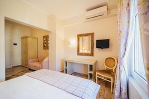 Deluxe Double Room Purple