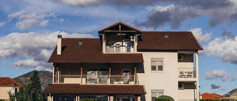 Fachada da propriedade