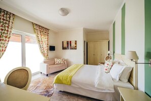 Deluxe Double Room Green | 객실 내 금고, 암막 커튼, 방음 설비, 무료 WiFi