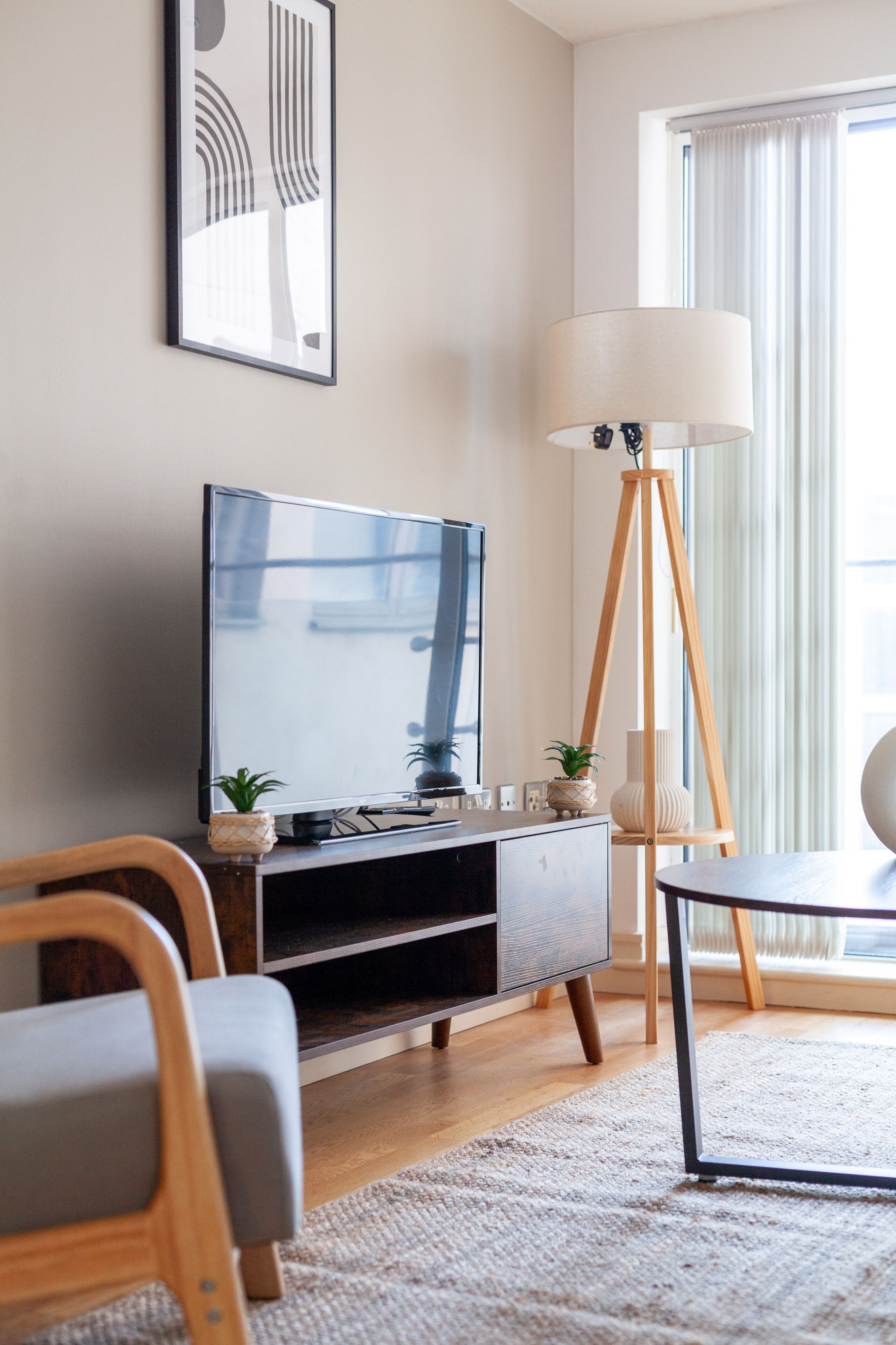 อพาร์ทเมนท์ | บริเวณนั่งเล่น | ทีวี 37 นิ้ว พร้อมช่องเคเบิล, Netflix, บริการสตรีมมิ่ง