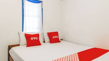 Deluxe Double Room | Desk, WiFi (free), bed sheets