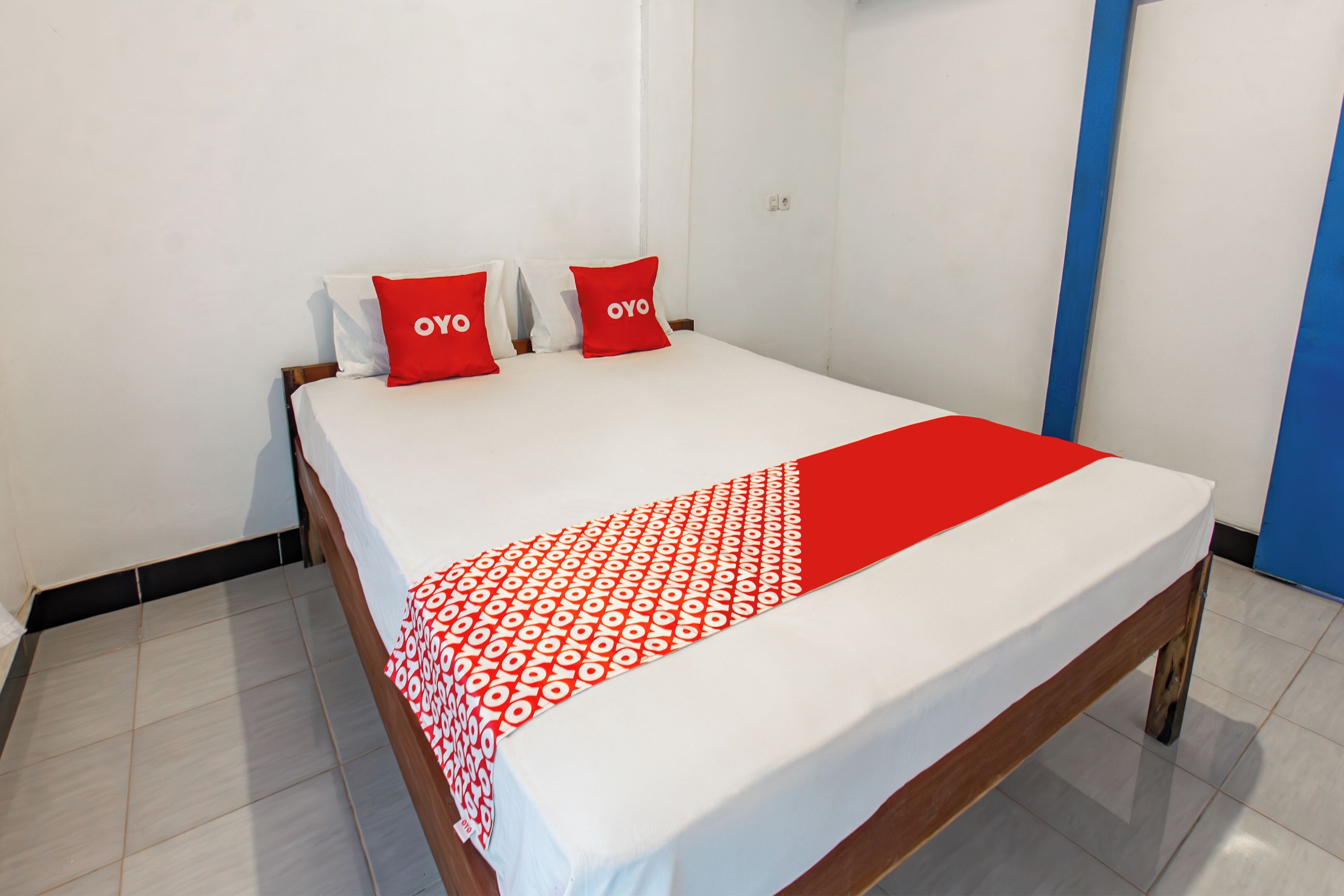 Deluxe Double Room | Desk, WiFi (free), bed sheets