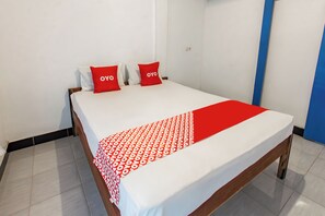 Habitación Deluxe doble | Escritorio, wifi gratis, ropa de cama