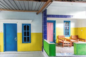 Reception - Hotel O Kawi Homestay (Praya Barat Daya)