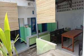 Exterior detail - Hotel O Kawi Homestay (Praya Barat Daya)
