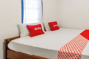 Deluxe Double Room | Desk, free WiFi, bed sheets - Hotel O Kawi Homestay (Praya Barat Daya)
