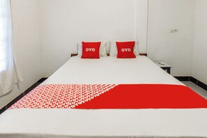 Habitación Deluxe doble | Escritorio, wifi gratis, ropa de cama