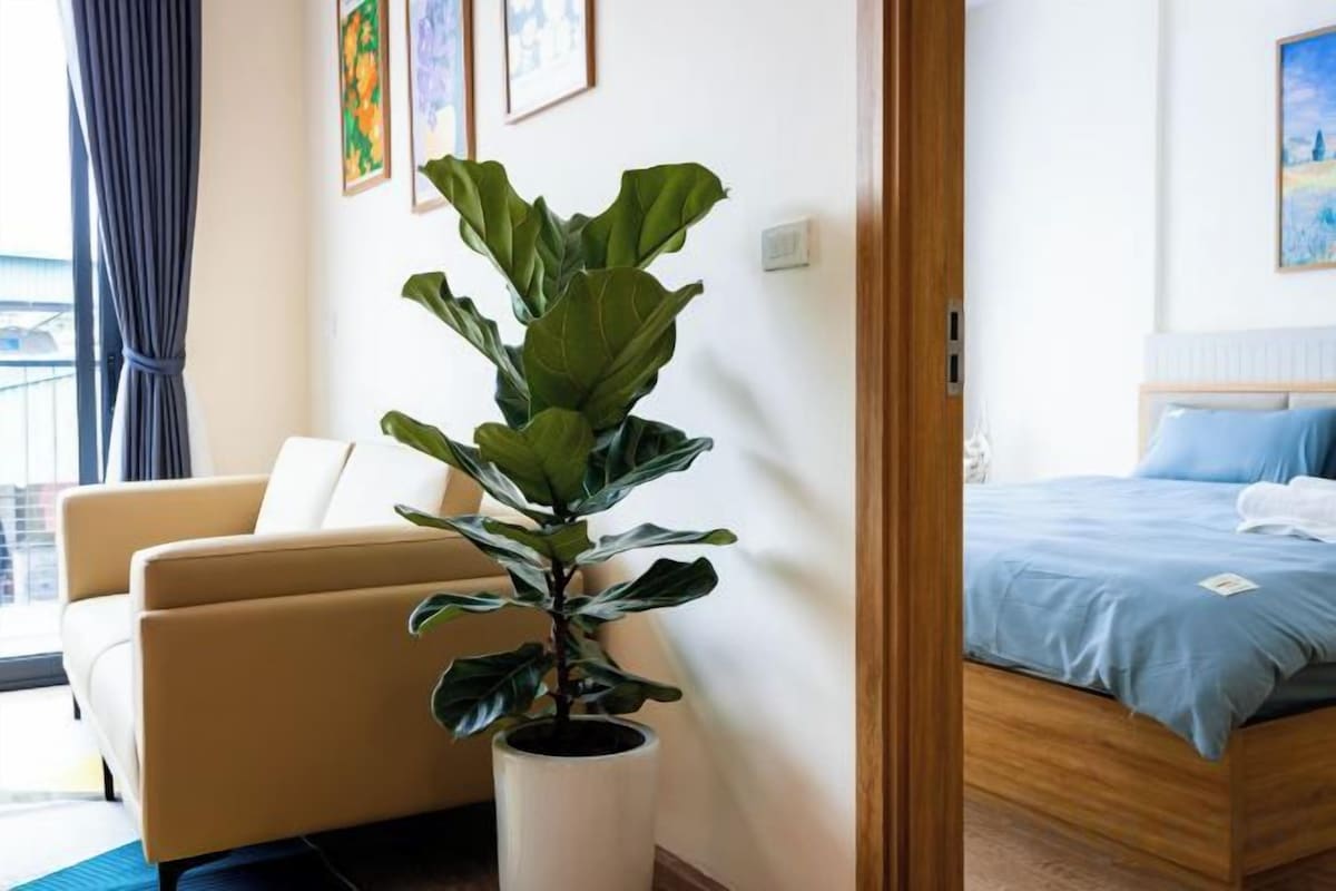 Soundproofing, WiFi (free), bed sheets