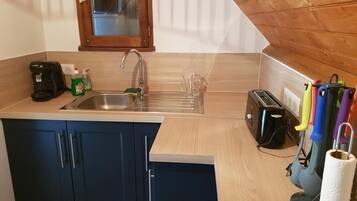 Micro-ondes, four, plaque de cuisson, lave-vaisselle