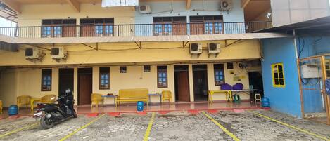 Mặt tiền nơi lưu trú