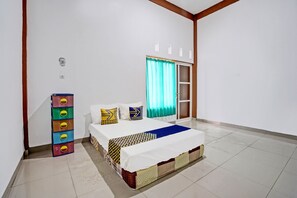 Bed sheets - Hotel O Wisma Subur Syariah (Pekalongan)