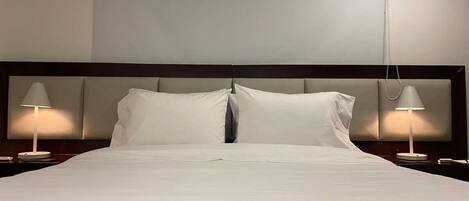 2 dormitoris, planxa i posts de planxar, wifi i roba de llit