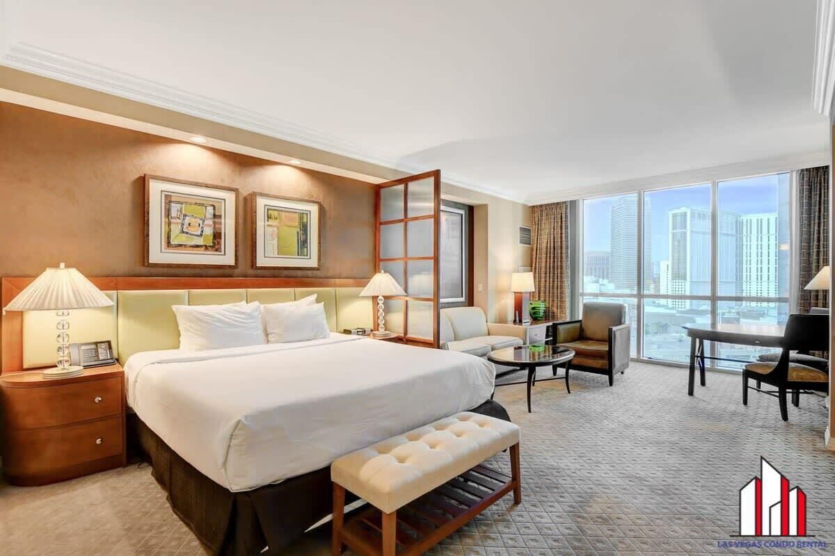 Työpöytä, silitysrauta/-lauta, ilmainen Wi-Fi, vuodevaatteet