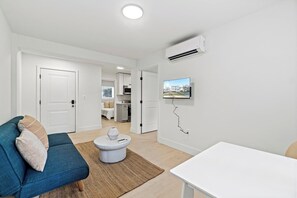 Interior - Elegant Condos in Arlington (Arlington)