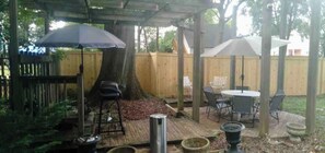 BBQ/picnic area - Elegant Condos in Arlington (Arlington)