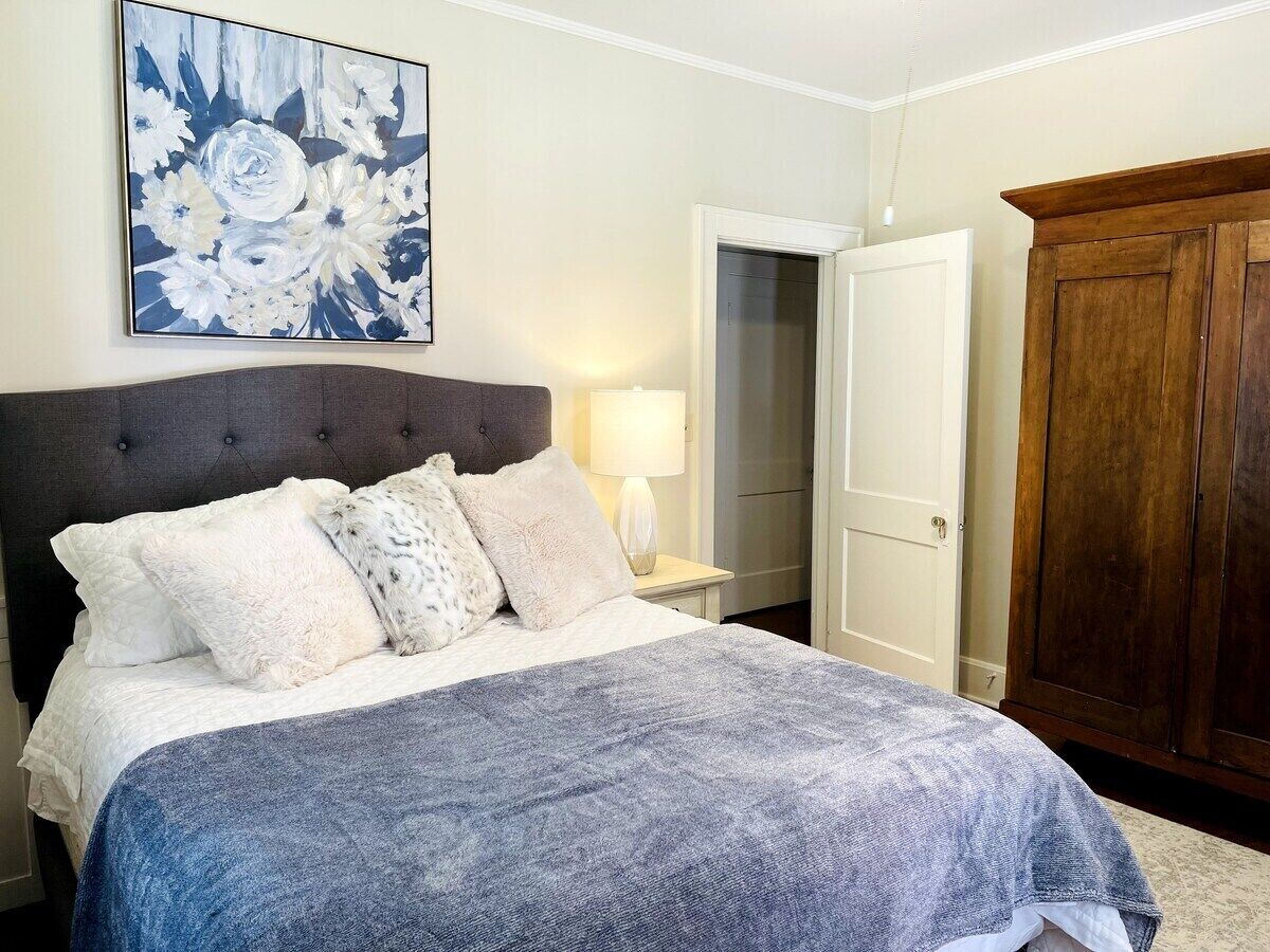 This house is a 1 bedroom(s), 1 bathrooms, located in Lexington, KY.
