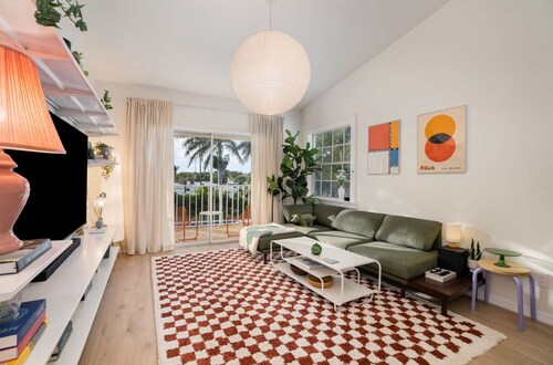 Thai2 · Modern Bauhaus Condo with Pool · Half Mile to Beach