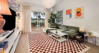 Thai2 · Modern Bauhaus Condo with Pool · Half Mile to Beach