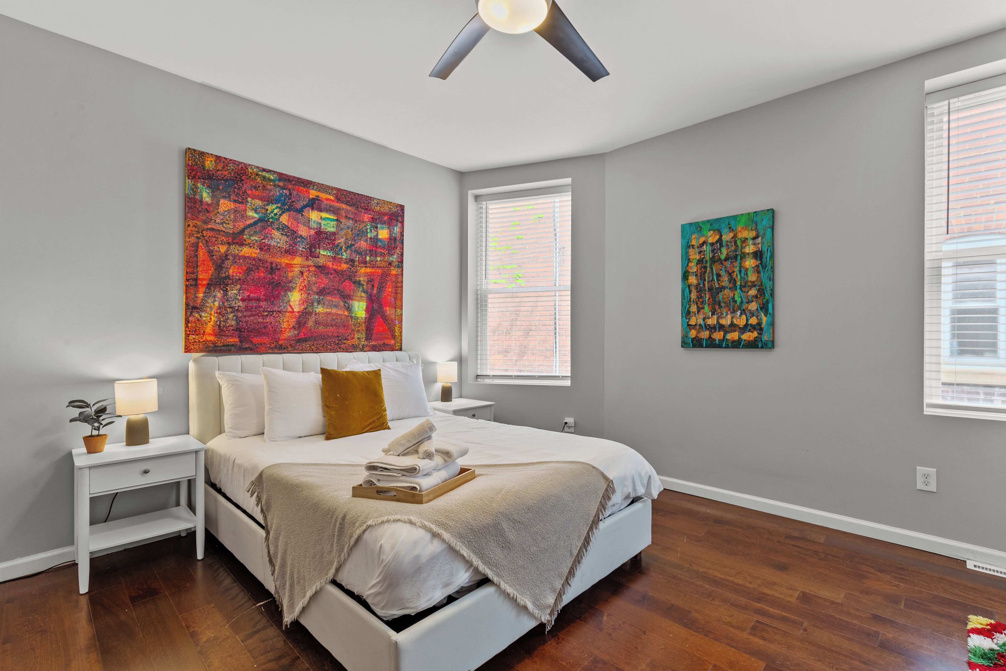 2 bedrooms, desk, iron/ironing board, WiFi