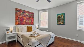 2 bedrooms, desk, iron/ironing board, WiFi