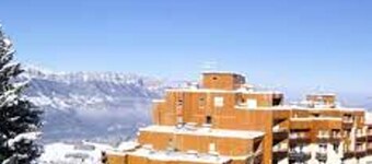 2-Bedroom Cabin Near Slopes, New Kitchen, Balcony, 4 Pax