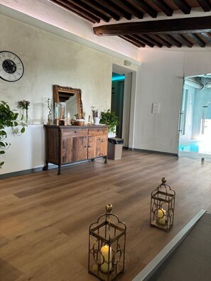 Espace de soins pour les couples, sauna, bain à remous, hammam