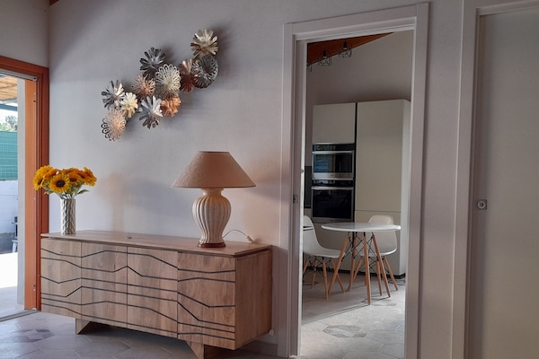 32 吋平面電視連數碼電視頻道