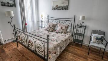 Comfort Double Room | Blackout curtains, free WiFi, bed sheets