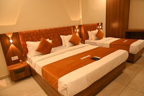 Firemannsrom – deluxe | Sengetøy av topp kvalitet, skrivebord, wi-fi (inkludert) og sengetøy