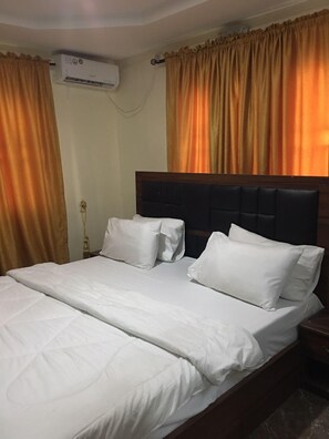 基本單人房 | 布置獨特、書桌、筆電工作空間、免費無線上網