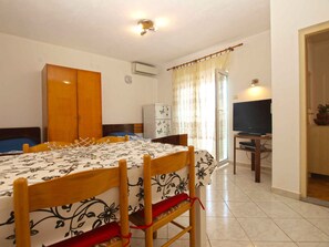1 bedroom, WiFi - Holiday apartment with air conditioning (Pula)