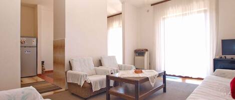 1 室のベッドルーム、WiFi