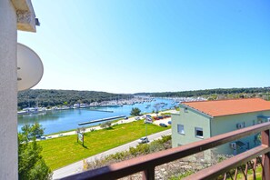 Property grounds - Holiday apartment with air conditioning (Pula)