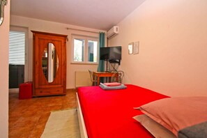 1 soveværelse, strygejern/strygebræt, internetforbindelse