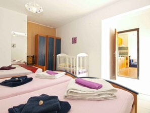 2 bedrooms, WiFi - Holiday apartment with air conditioning (Banjole)