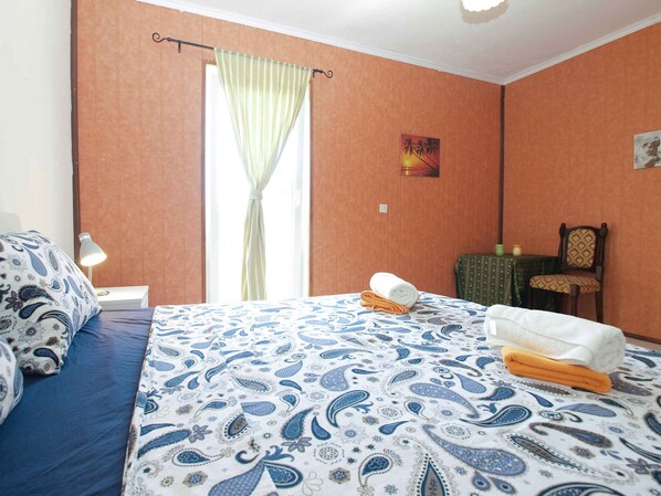 2 dormitorios, tabla de planchar con plancha, Internet