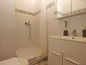 Bathroom - Holiday apartment with air conditioning (Banjole)