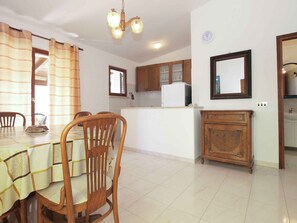 Dining - Holiday apartment with air conditioning (Premantura)