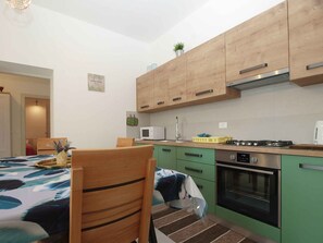 Mikrobølgeovn, ovn, kogeplade, kaffe-/temaskine