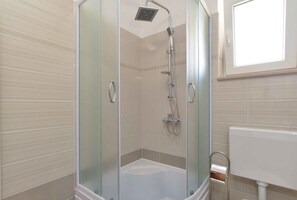 Bathroom - Holiday apartment with air conditioning (Pula)