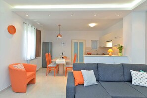 TV - Holiday apartment with air conditioning (Pula)