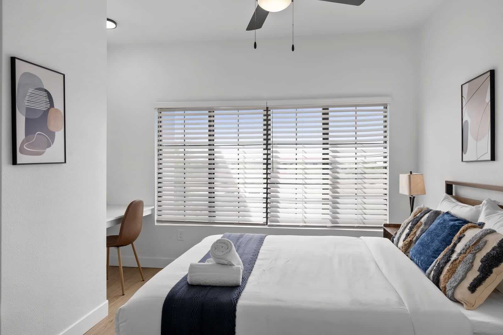 Desk, laptop workspace, iron/ironing board, free WiFi