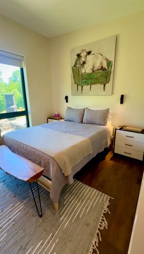 2 bedrooms, desk, iron/ironing board, WiFi (free) - 4TreesVA: Old Rag Mountain Retreat (Etlan)